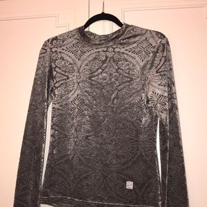 Long sleeve highly detailed velvet shirt